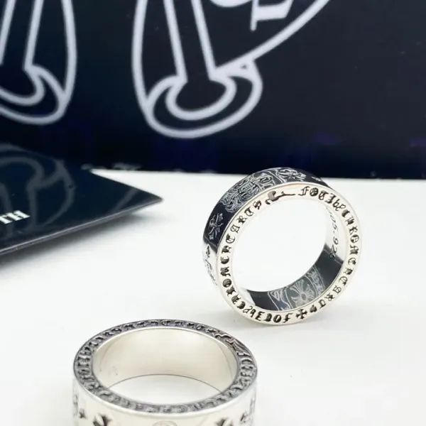 【2026】【Chrome Hearts】 男性と女性のためのクロエハートファッションパーソナリティリング 【2026】【Chrome Hearts】 男性と女性のためのクロエハートファッションパーソナリティリング