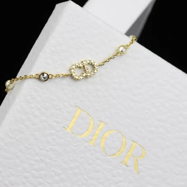 【2026】【 DIOR】ブレスレット、ファッションシンプルなスタイル 【2026】【 DIOR】ブレスレット、ファッションシンプルなスタイル