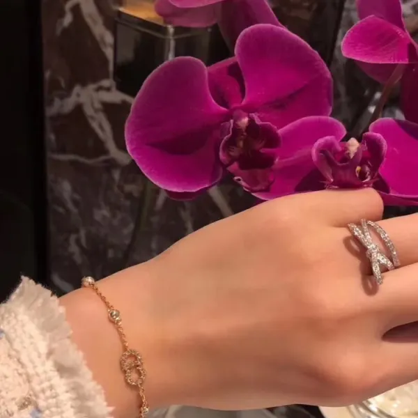 【2026】【 DIOR】ブレスレット、ファッションシンプルなスタイル 【2026】【 DIOR】ブレスレット、ファッションシンプルなスタイル