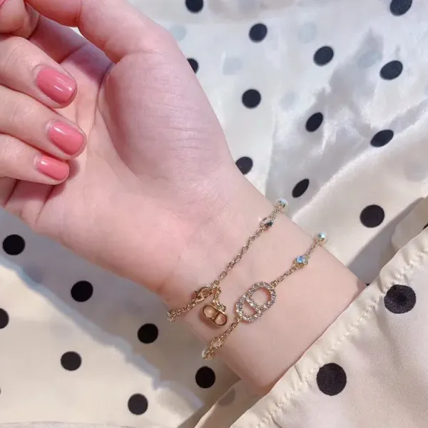 【2026】【 DIOR】ブレスレット、ファッションシンプルなスタイル 【2026】【 DIOR】ブレスレット、ファッションシンプルなスタイル