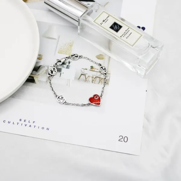 【2026】【GUCCI 】ブレスレット、ファッションシンプルなスタイル 【2026】【GUCCI 】ブレスレット、ファッションシンプルなスタイル