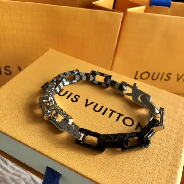 【2026】Louis Vuitton(ルイヴィトン)ブラスレ・ダミエ モノグラム チェーン 【2026】Louis Vuitton(ルイヴィトン)ブラスレ・ダミエ モノグラム チェーン