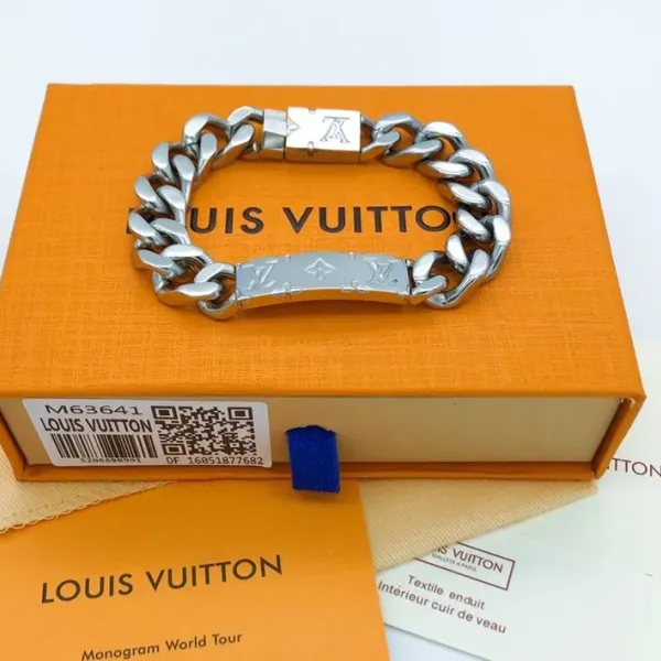 【2026】LV Louis Vuitton(ルイヴィトン) LV ブレスレット 6 カラー 21cm 【2026】LV Louis Vuitton(ルイヴィトン) LV ブレスレット 6 カラー 21cm