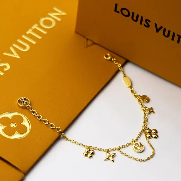 【2026】【 LOUIS VUITTON】ブレスレット、ファッションシンプルなスタイル 【2026】【 LOUIS VUITTON】ブレスレット、ファッションシンプルなスタイル