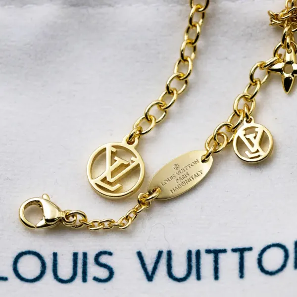 【2026】【 LOUIS VUITTON】ブレスレット、ファッションシンプルなスタイル 【2026】【 LOUIS VUITTON】ブレスレット、ファッションシンプルなスタイル