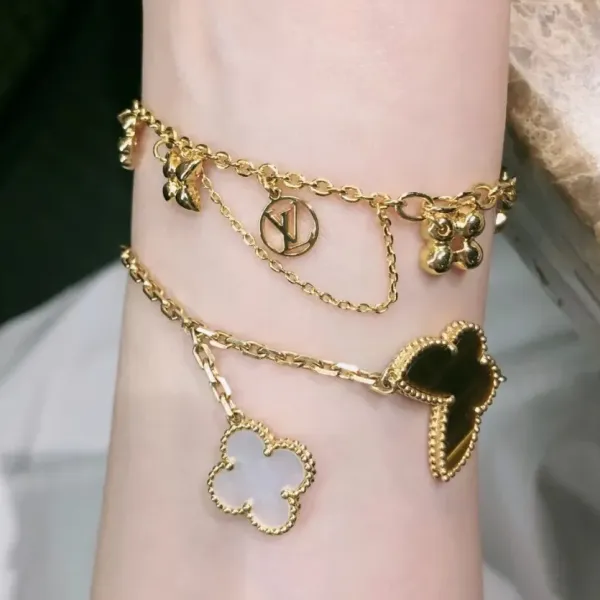 【2026】【 LOUIS VUITTON】ブレスレット、ファッションシンプルなスタイル 【2026】【 LOUIS VUITTON】ブレスレット、ファッションシンプルなスタイル