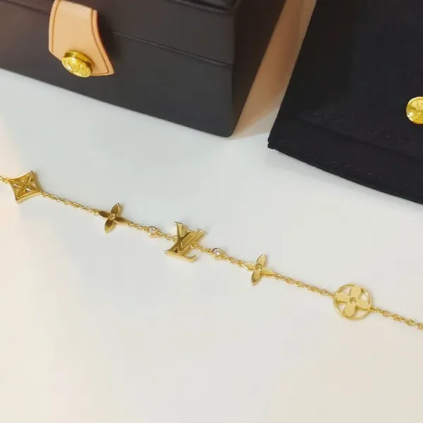【2026】【 LOUIS VUITTON】ブレスレット、ファッションシンプルなスタイル 【2026】【 LOUIS VUITTON】ブレスレット、ファッションシンプルなスタイル