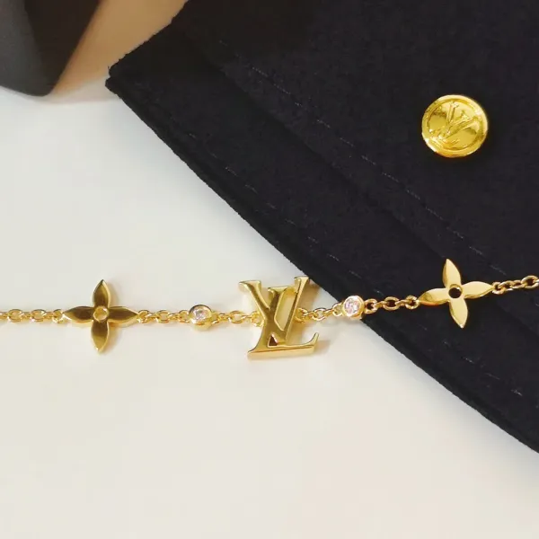 【2026】【 LOUIS VUITTON】ブレスレット、ファッションシンプルなスタイル 【2026】【 LOUIS VUITTON】ブレスレット、ファッションシンプルなスタイル