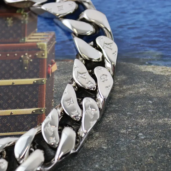 【2026】完売前に!LOUIS VUITTON ブラスレLVチェーンリンクス 【2026】完売前に!LOUIS VUITTON ブラスレLVチェーンリンクス