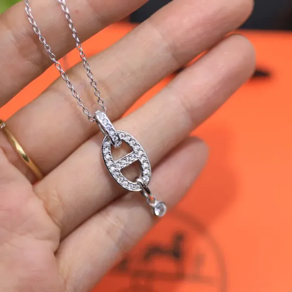 【2026】【HERMES 】ネックレス、新しいネックレス万能シンプルファッションオーナメント 【2026】【HERMES 】ネックレス、新しいネックレス万能シンプルファッションオーナメント