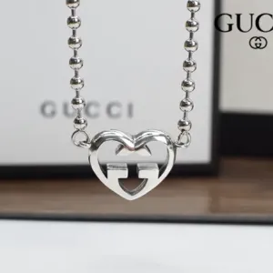 【2026】【 GUCCI】ネックレス、新しいネックレス万能シンプルファッションオーナメント 【2026】【 GUCCI】ネックレス、新しいネックレス万能シンプルファッションオーナメント