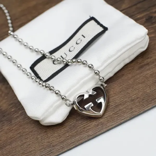 【2026】【 GUCCI】ネックレス、新しいネックレス万能シンプルファッションオーナメント 【2026】【 GUCCI】ネックレス、新しいネックレス万能シンプルファッションオーナメント