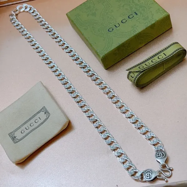 【2026】【GUCCI】ネックレス、新しいネックレス万能シンプルファッションオーナメント 【2026】【GUCCI】ネックレス、新しいネックレス万能シンプルファッションオーナメント
