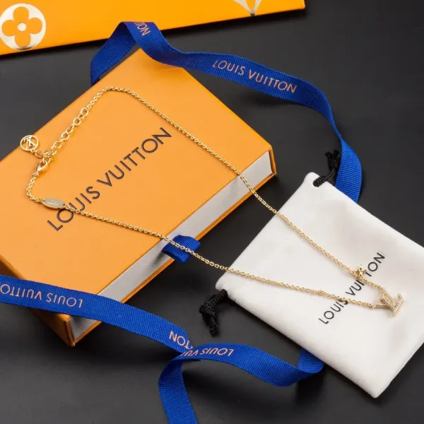 【2026】LOUIS VUITTON(ルイヴィトン)LV ネックレス 【2026】LOUIS VUITTON(ルイヴィトン)LV ネックレス