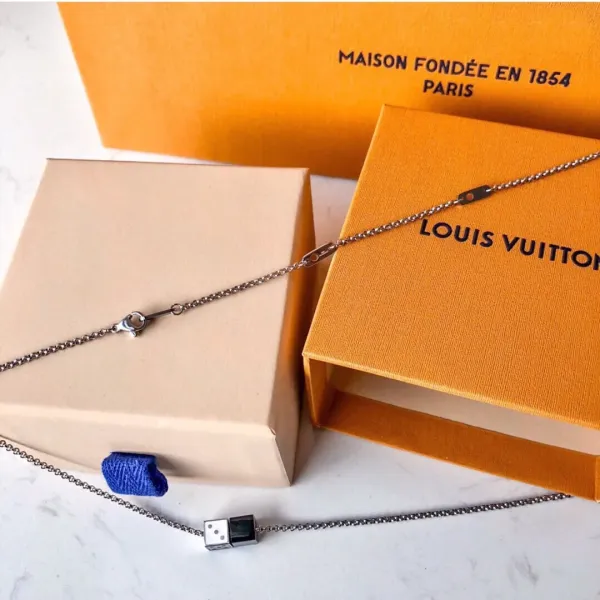 【2026】LOUIS VUITTON（ルイヴィトン）ダイス ネックレス