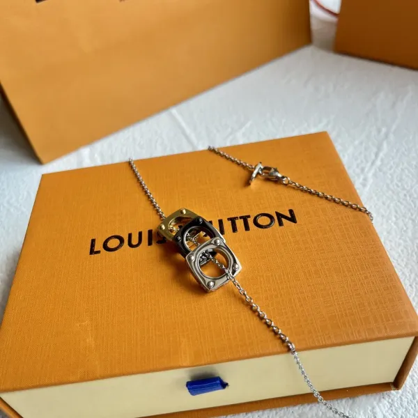 【2026】LV LOUIS VUITTON(ルイヴィトン)BOLD ネックレス 【2026】LV LOUIS VUITTON(ルイヴィトン)BOLD ネックレス