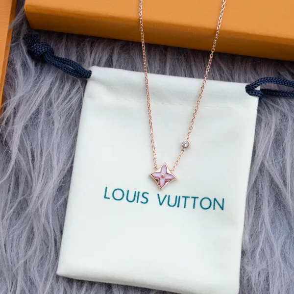 【2026】【 LOUIS VUITTON】ネックレス、新しいネックレス万能シンプルファッションオーナメント 【2026】【 LOUIS VUITTON】ネックレス、新しいネックレス万能シンプルファッションオーナメント