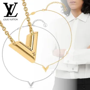 【2026】【Louis Vuitton】ネックレス・エセンシャル V ロゴ 【2026】【Louis Vuitton】ネックレス・エセンシャル V ロゴ