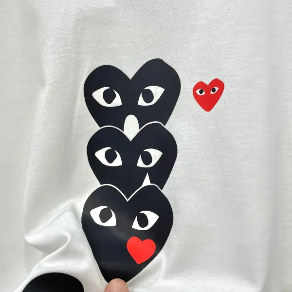 【COMME DES GARCONS PLAY 公式旗艦店】 コム デ ギャルソン プレイ Tシャツご好評に付き再入荷 24628 【COMME DES GARCONS PLAY 公式旗艦店】 コム デ ギャルソン プレイ Tシャツご好評に付き再入荷 24628