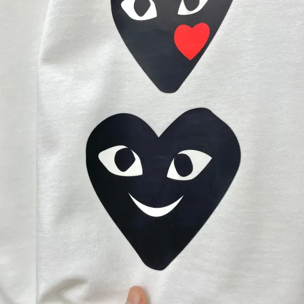 【COMME DES GARCONS PLAY 公式旗艦店】 コム デ ギャルソン プレイ Tシャツご好評に付き再入荷 24628 【COMME DES GARCONS PLAY 公式旗艦店】 コム デ ギャルソン プレイ Tシャツご好評に付き再入荷 24628