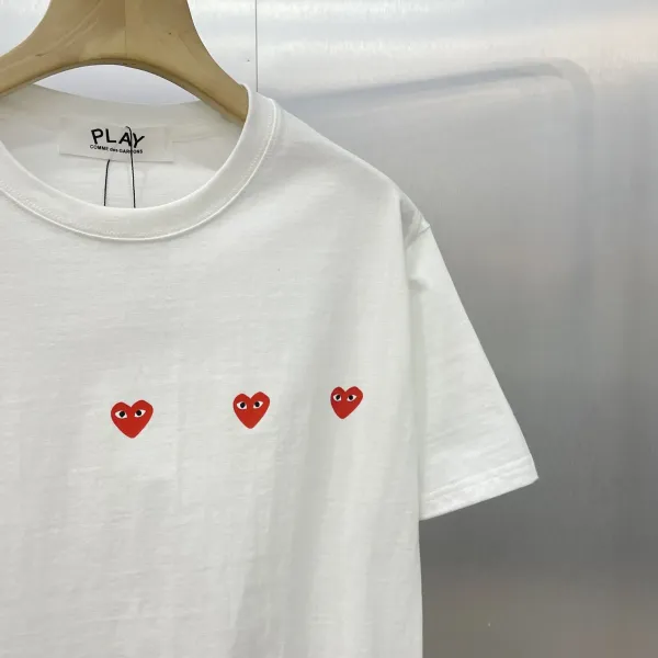 CDGP 【COMME DES GARCONS PLAY 公式旗艦店】 コム デ ギャルソン プレイ Tシャツご好評に付き再入荷! CDGP 【COMME DES GARCONS PLAY 公式旗艦店】 コム デ ギャルソン プレイ Tシャツご好評に付き再入荷!