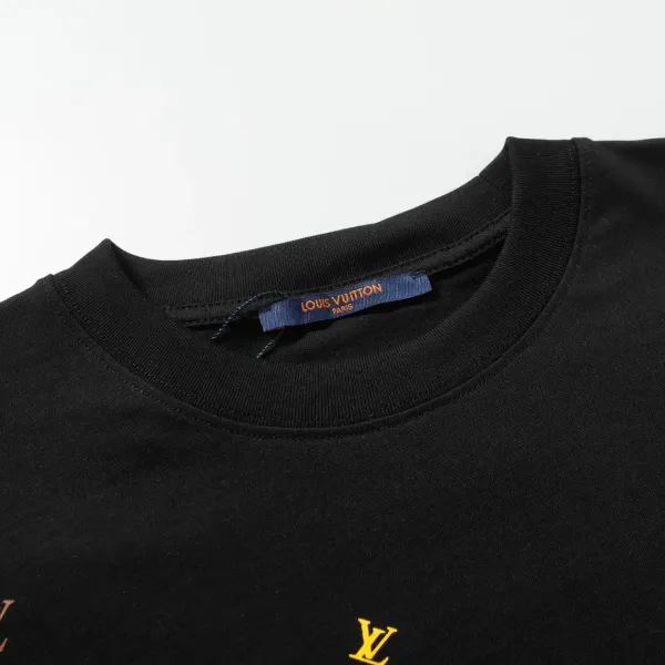 LV【LOUIS VUITTON 公式旗艦店】ルイヴィトン Tシャツ ご好評に付き再入荷!250211 LV【LOUIS VUITTON 公式旗艦店】ルイヴィトン Tシャツ ご好評に付き再入荷!250211