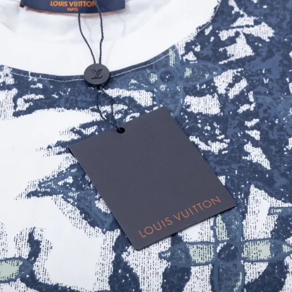 LV【LOUIS VUITTON 公式旗艦店】ルイヴィトン Tシャツ ご好評に付き再入荷!250211 LV【LOUIS VUITTON 公式旗艦店】ルイヴィトン Tシャツ ご好評に付き再入荷!250211
