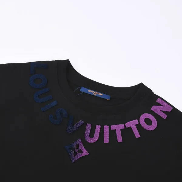 LV【LOUIS VUITTON 公式旗艦店】ルイヴィトン Tシャツ ご好評に付き再入荷!250211 LV【LOUIS VUITTON 公式旗艦店】ルイヴィトン Tシャツ ご好評に付き再入荷!250211