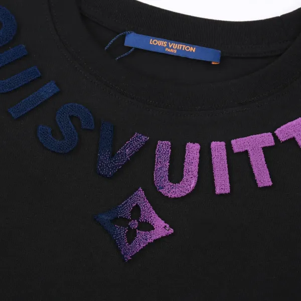LV【LOUIS VUITTON 公式旗艦店】ルイヴィトン Tシャツ ご好評に付き再入荷!250211 LV【LOUIS VUITTON 公式旗艦店】ルイヴィトン Tシャツ ご好評に付き再入荷!250211