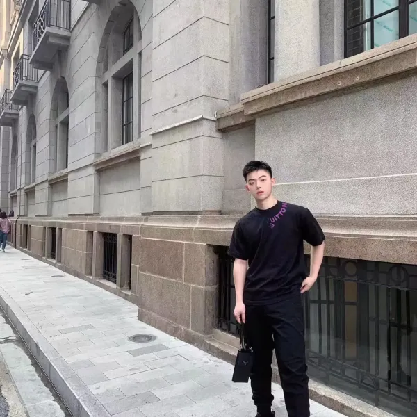 LV【LOUIS VUITTON 公式旗艦店】ルイヴィトン Tシャツ ご好評に付き再入荷!250211 LV【LOUIS VUITTON 公式旗艦店】ルイヴィトン Tシャツ ご好評に付き再入荷!250211