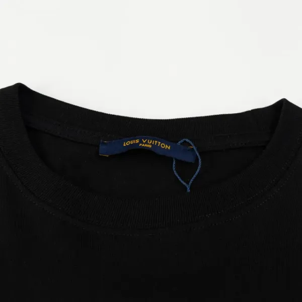 LV【LOUIS VUITTON  公式旗艦店】ルイヴィトン   Tシャツ ご好評に付き再入荷！250211
