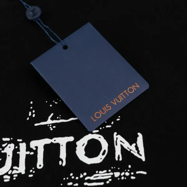 LV【LOUIS VUITTON  公式旗艦店】ルイヴィトン   Tシャツ ご好評に付き再入荷！250211