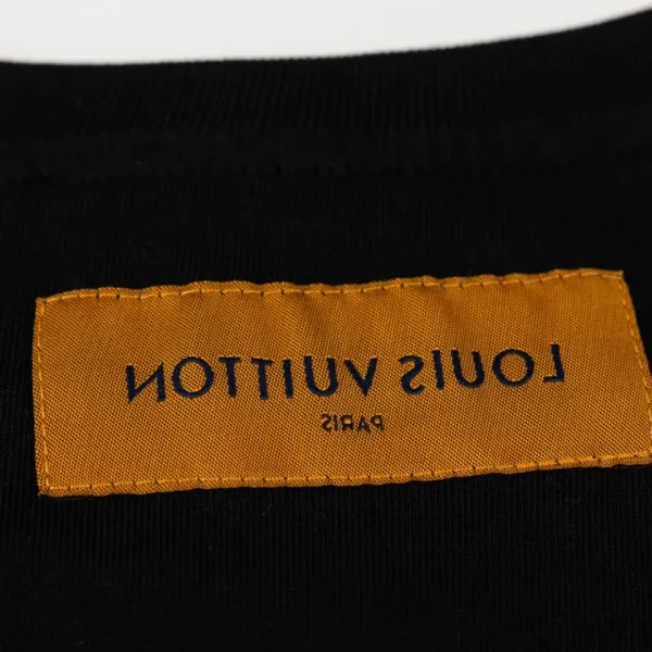 LV【LOUIS VUITTON  公式旗艦店】ルイヴィトン   Tシャツ ご好評に付き再入荷！250211