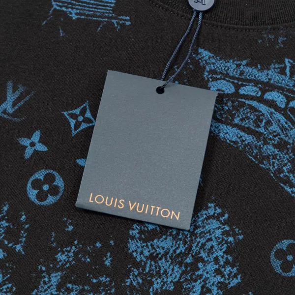 LV【LOUIS VUITTON 公式旗艦店】ルイヴィトン Tシャツ ご好評に付き再入荷!250211 LV【LOUIS VUITTON 公式旗艦店】ルイヴィトン Tシャツ ご好評に付き再入荷!250211