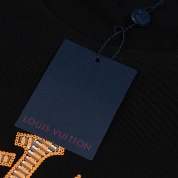 LV【LOUIS VUITTON 公式旗艦店】ルイヴィトン Tシャツ ご好評に付き再入荷!250211 LV【LOUIS VUITTON 公式旗艦店】ルイヴィトン Tシャツ ご好評に付き再入荷!250211