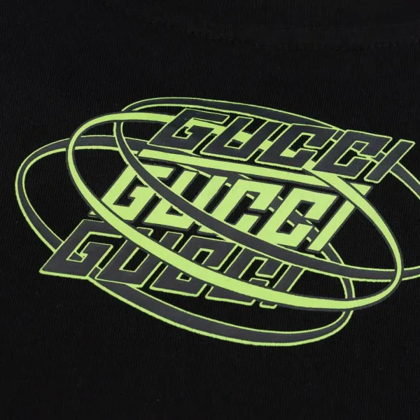 【GUCCI 公式旗艦店】クッチ   Tシャツ ご好評に付き再入荷！ 250214