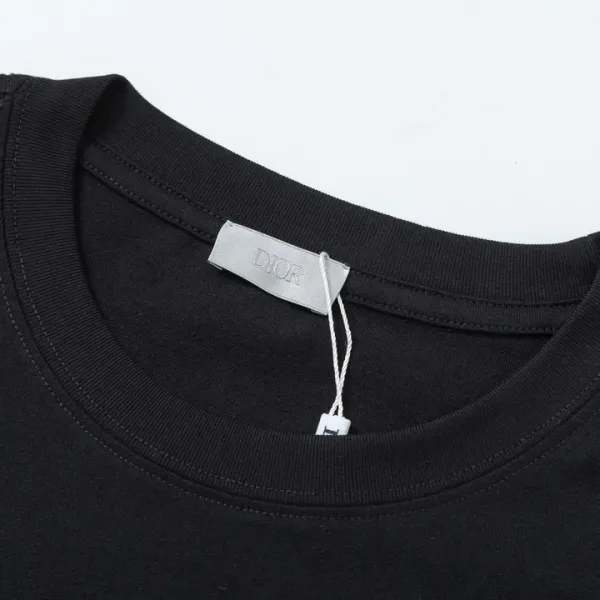 【DIOR 公式旗艦店】ディオール Tシャツ ご好評に付き再入荷 250210 【DIOR 公式旗艦店】ディオール Tシャツ ご好評に付き再入荷 250210