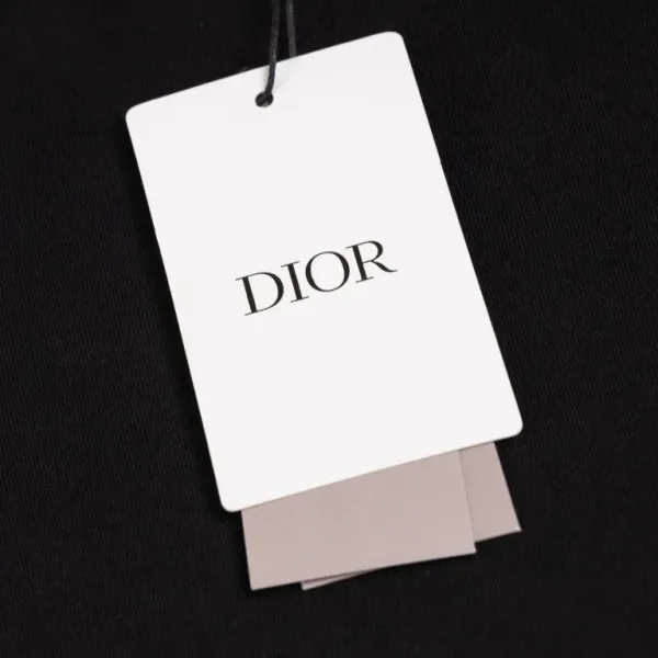 【DIOR 公式旗艦店】ディオール Tシャツ ご好評に付き再入荷 250210 【DIOR 公式旗艦店】ディオール Tシャツ ご好評に付き再入荷 250210