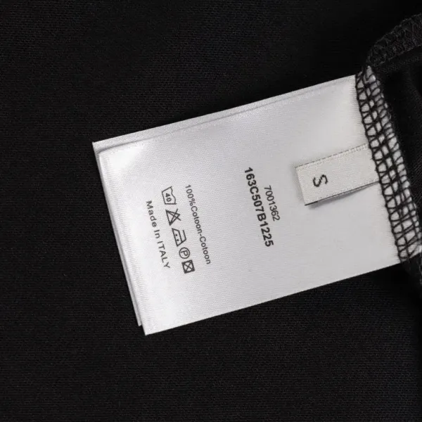 【DIOR 公式旗艦店】ディオール Tシャツ ご好評に付き再入荷 250210 【DIOR 公式旗艦店】ディオール Tシャツ ご好評に付き再入荷 250210