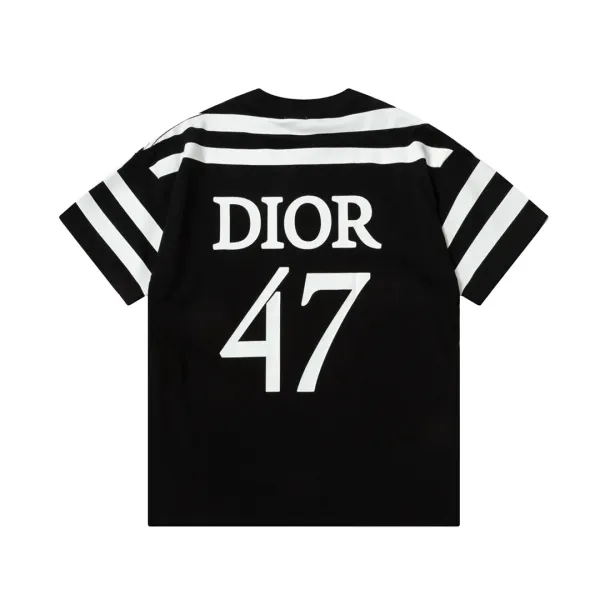 【DIOR 公式旗艦店】ディオール Tシャツ ご好評に付き再入荷 250210 【DIOR 公式旗艦店】ディオール Tシャツ ご好評に付き再入荷 250210