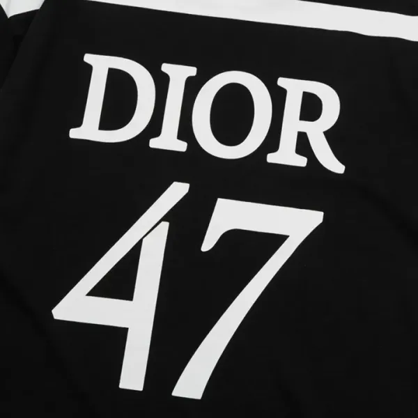 【DIOR 公式旗艦店】ディオール Tシャツ ご好評に付き再入荷 250210 【DIOR 公式旗艦店】ディオール Tシャツ ご好評に付き再入荷 250210