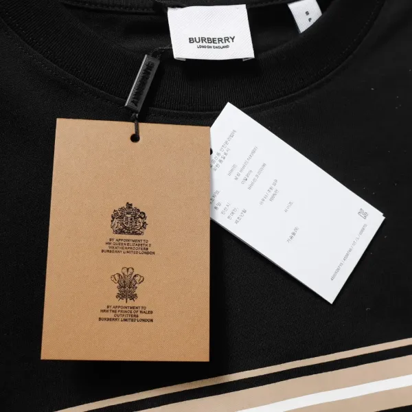 【BURBERRY  公式旗艦店】バーバリー  Tシャツ ご好評に付き再入荷 250211