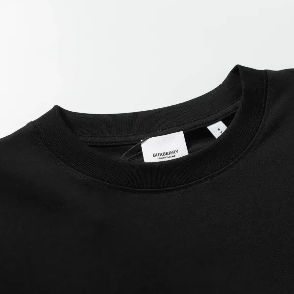 【BURBERRY  公式旗艦店】バーバリー  Tシャツ ご好評に付き再入荷 250211