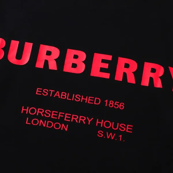 【BURBERRY 公式旗艦店】バーバリー Tシャツ ご好評に付き再入荷 250211 【BURBERRY 公式旗艦店】バーバリー Tシャツ ご好評に付き再入荷 250211