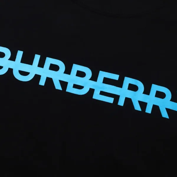 【BURBERRY 公式旗艦店】バーバリー Tシャツ ご好評に付き再入荷 250211 【BURBERRY 公式旗艦店】バーバリー Tシャツ ご好評に付き再入荷 250211