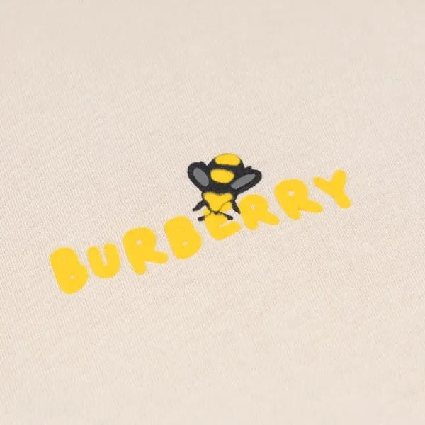 【BURBERRY 公式旗艦店】バーバリー Tシャツ ご好評に付き再入荷 250211 【BURBERRY 公式旗艦店】バーバリー Tシャツ ご好評に付き再入荷 250211