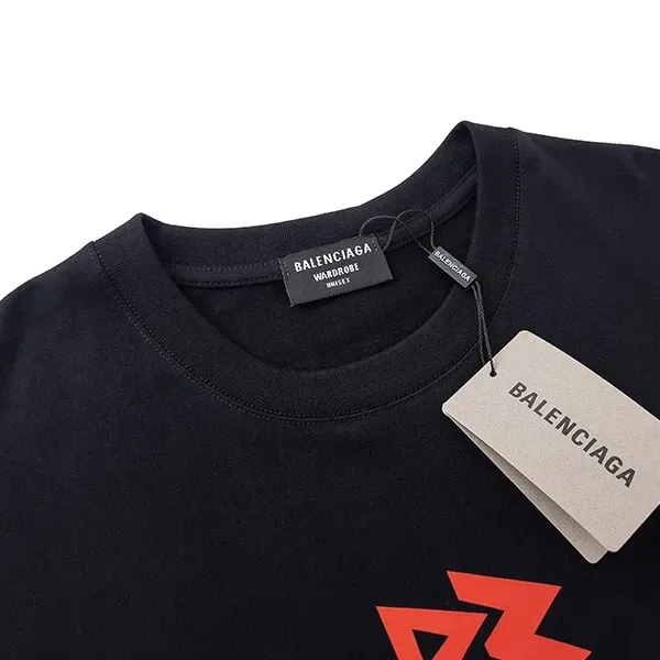 【BALENCIAGA 公式旗艦店】 バレンシアガ Tシャツご好評に付き再入荷!250210 【BALENCIAGA 公式旗艦店】 バレンシアガ Tシャツご好評に付き再入荷!250210