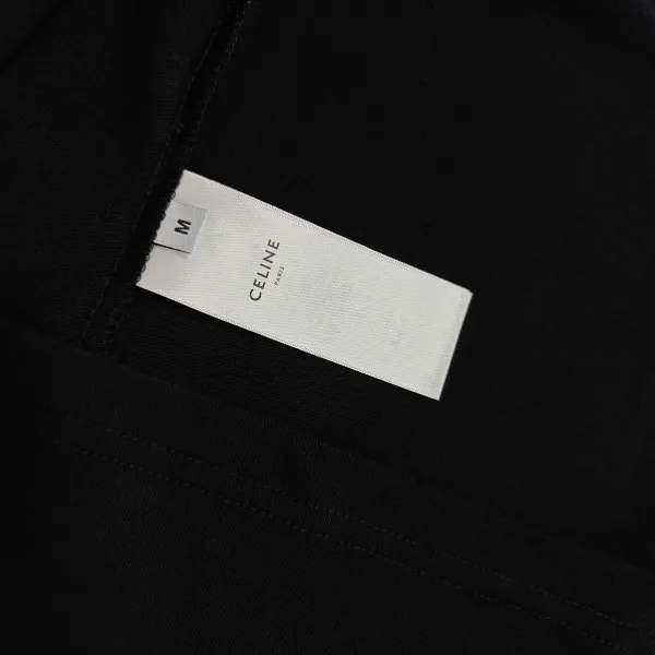 【CELINE 公式旗艦店】セリーヌ Tシャツ ご好評に付き再入荷! 【CELINE 公式旗艦店】セリーヌ Tシャツ ご好評に付き再入荷!