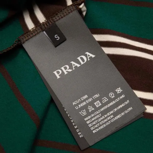 【PRADA 公式旗艦店】プラダ    Tシャツご好評に付き再入荷！ 250213