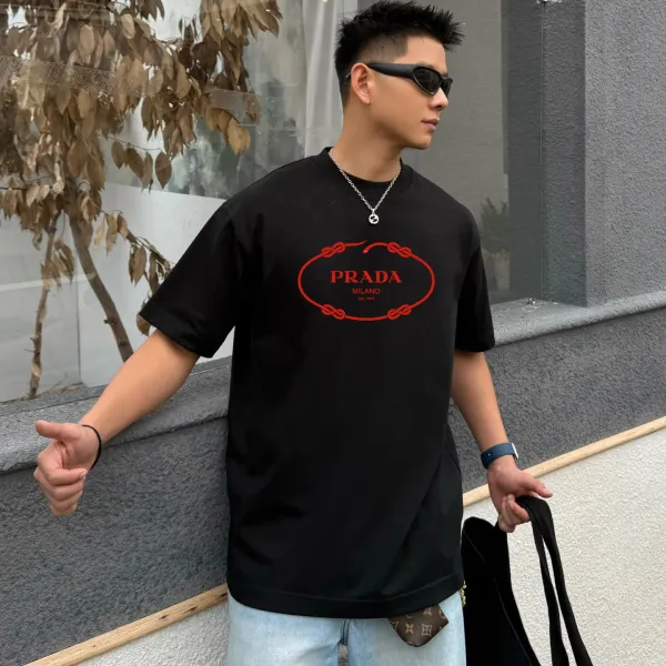 【PRADA 公式旗艦店】プラダ Tシャツご好評に付き再入荷! 250213 【PRADA 公式旗艦店】プラダ Tシャツご好評に付き再入荷! 250213